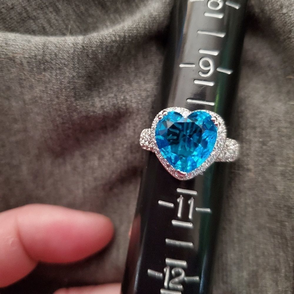 Blue Topaz Ring - Picture 6 of 8
